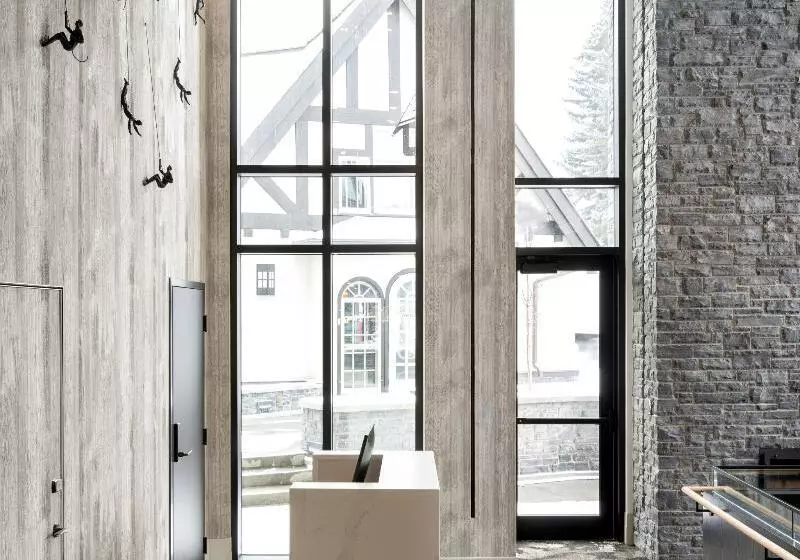 Peaks Hotel And Suites