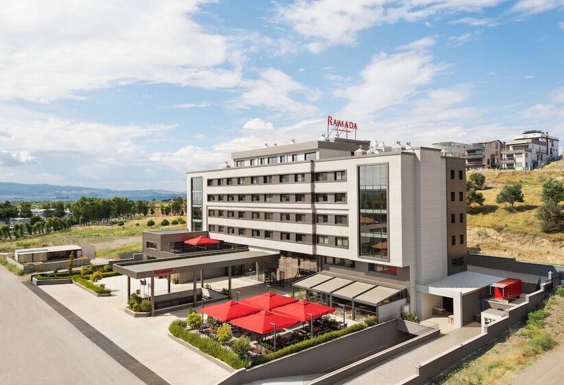 בית מלון כפרי Ramada By Wyndham Izmir Aliaga