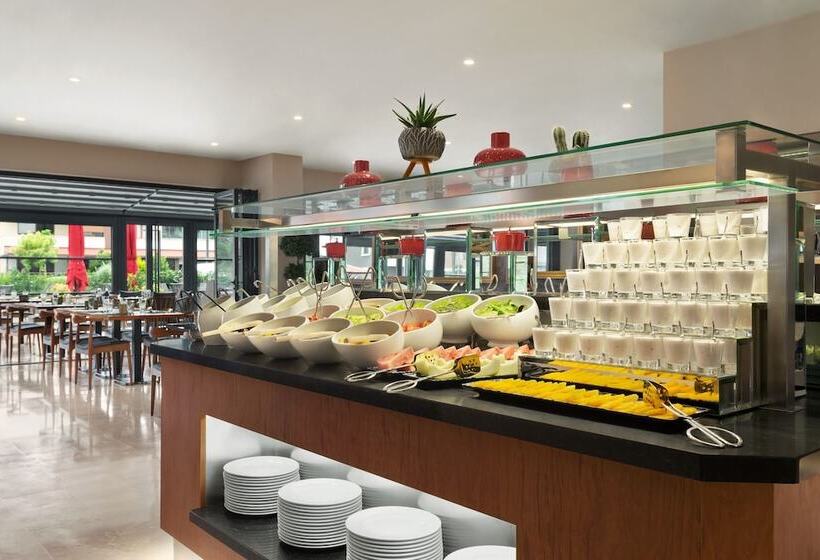 בית מלון כפרי Ramada By Wyndham Izmir Aliaga