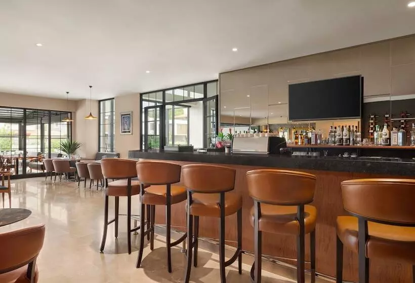 هتل Ramada By Wyndham Izmir Aliaga