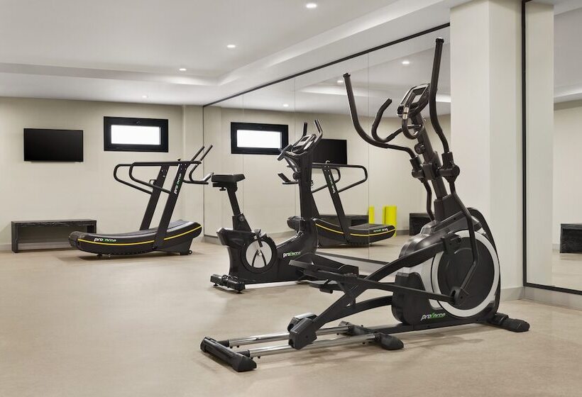 בית מלון כפרי Ramada By Wyndham Izmir Aliaga