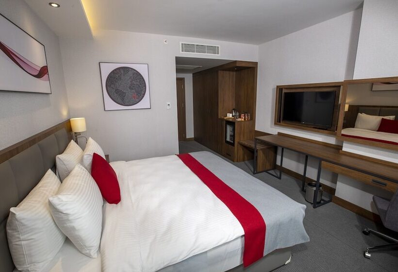 בית מלון כפרי Ramada By Wyndham Izmir Aliaga