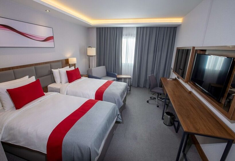 בית מלון כפרי Ramada By Wyndham Izmir Aliaga