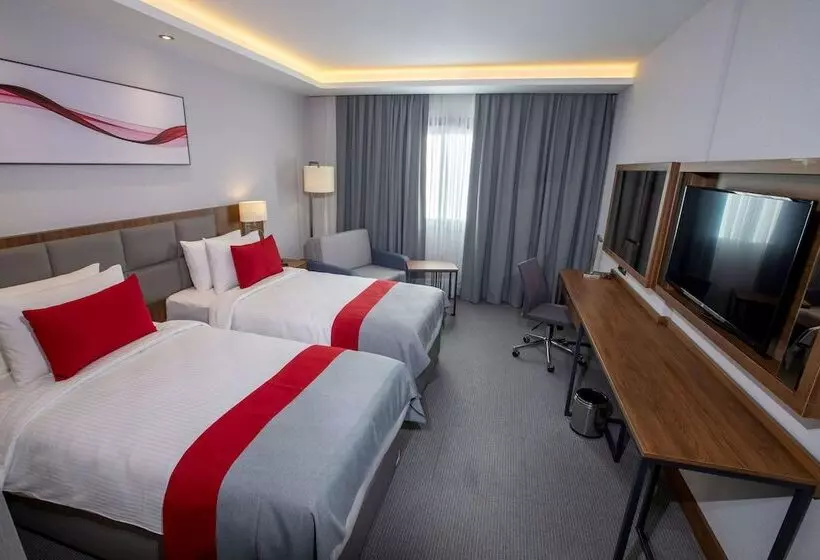 هتل Ramada By Wyndham Izmir Aliaga