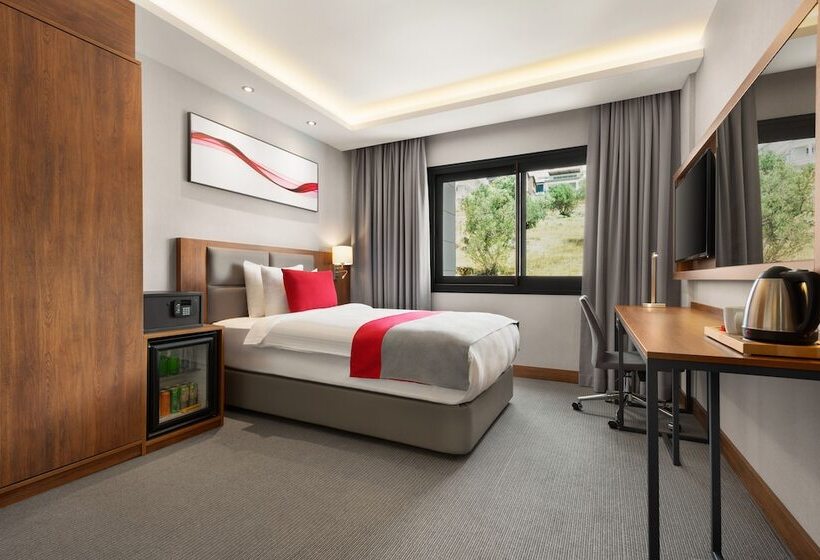 בית מלון כפרי Ramada By Wyndham Izmir Aliaga