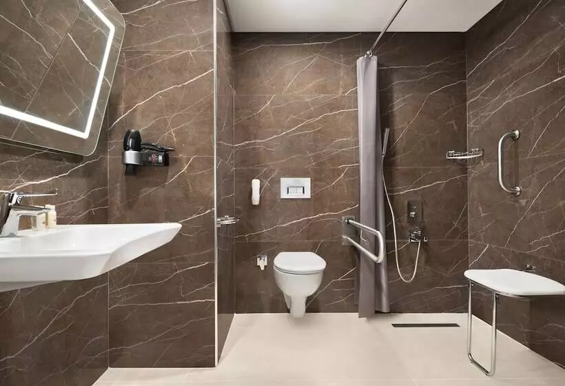 هتل Ramada By Wyndham Izmir Aliaga
