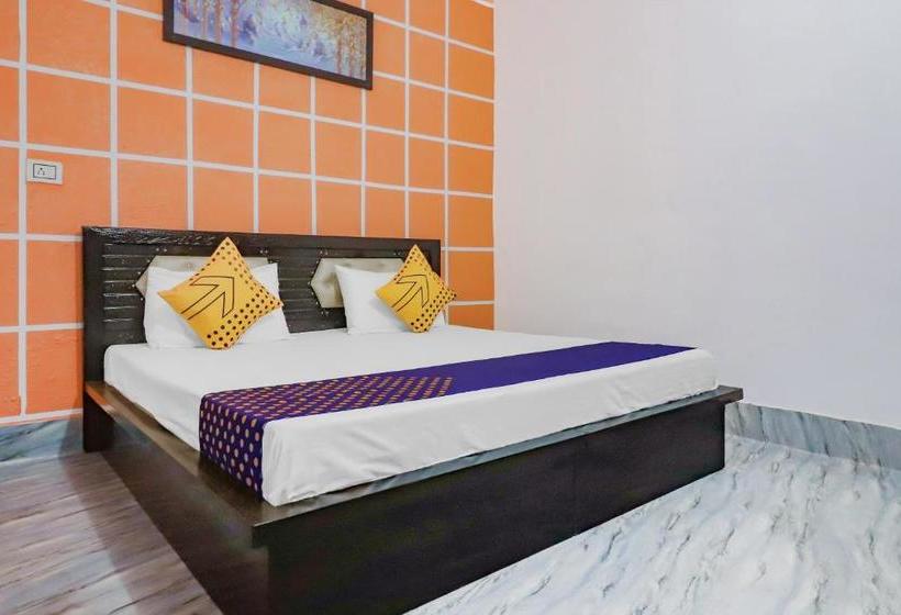 호텔 Spot On 76426 R N Residency