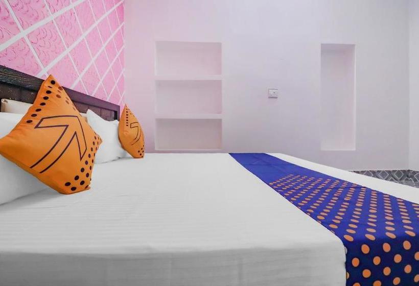 호텔 Spot On 76426 R N Residency