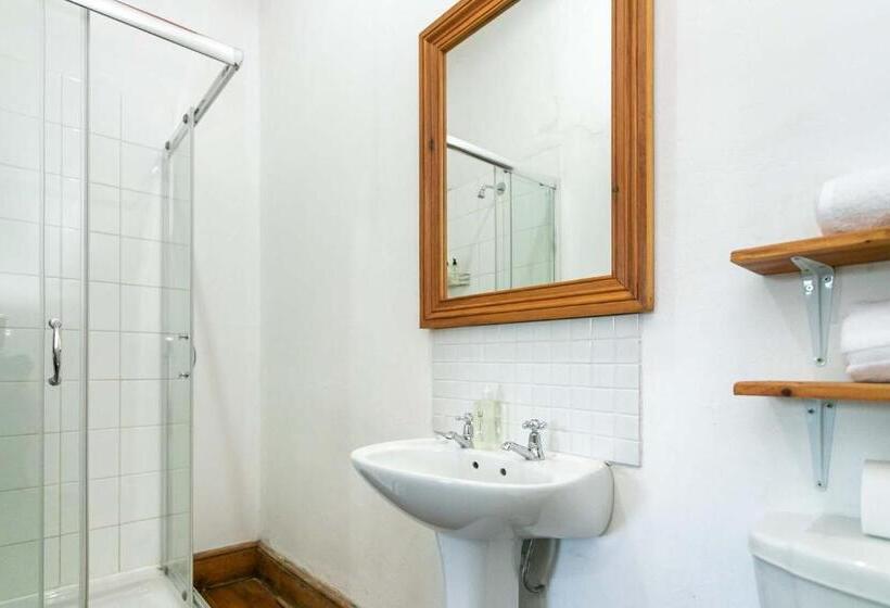 פנסיון Ravenscliff Manor