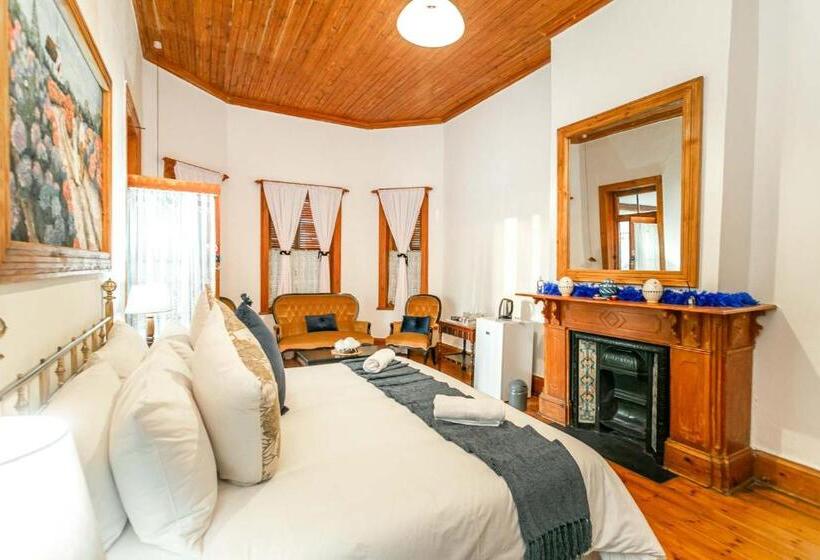 פנסיון Ravenscliff Manor