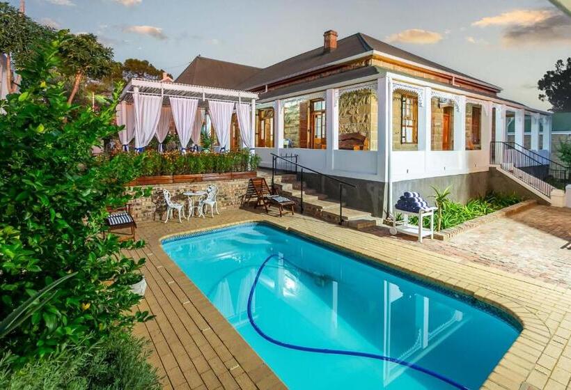 Pension Ravenscliff Manor