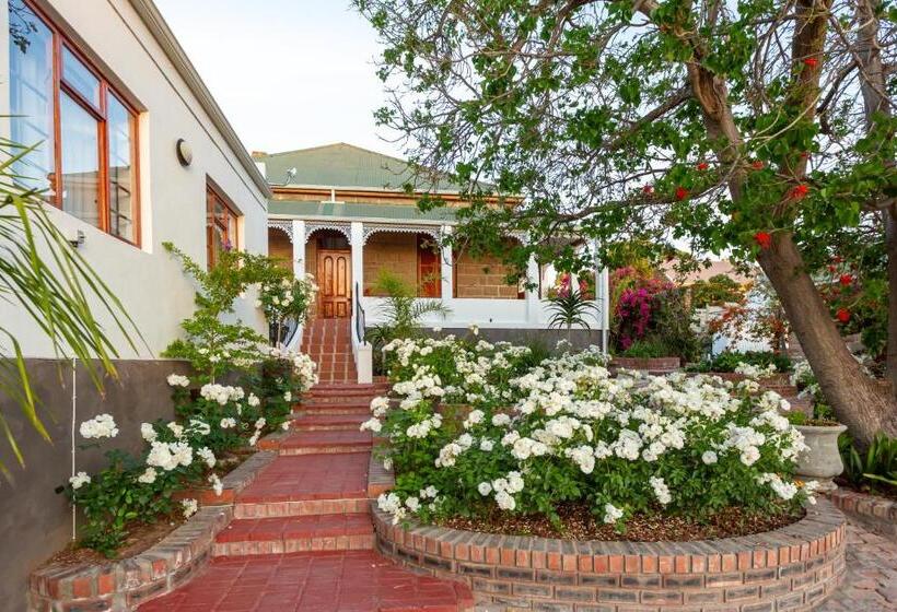 פנסיון Ravenscliff Manor