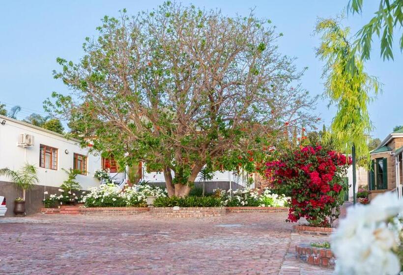 פנסיון Ravenscliff Manor