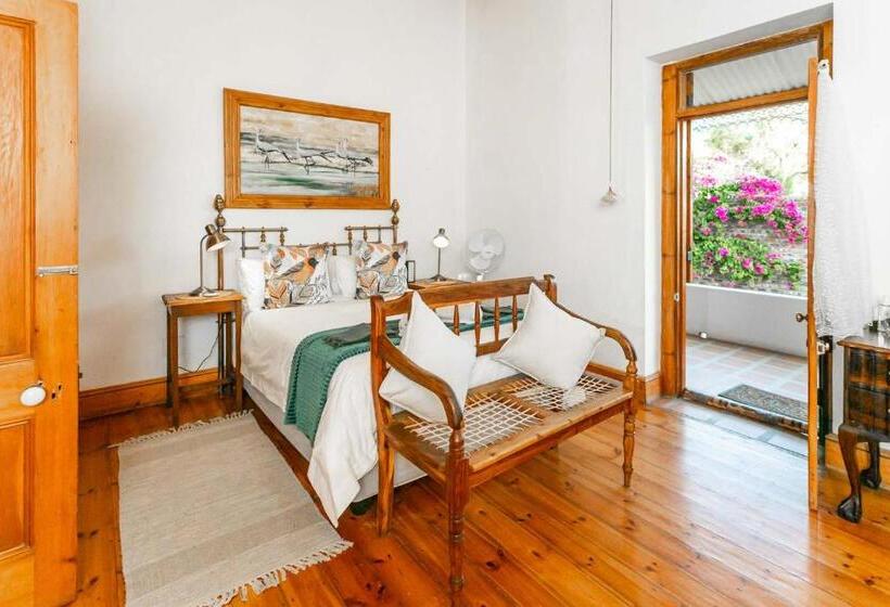 פנסיון Ravenscliff Manor