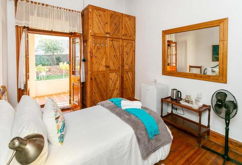 פנסיון Ravenscliff Manor