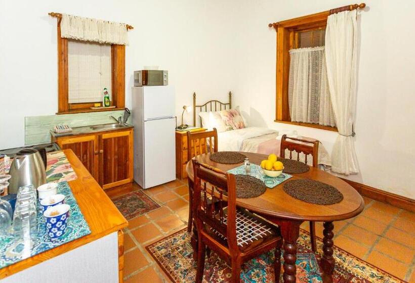 פנסיון Ravenscliff Manor