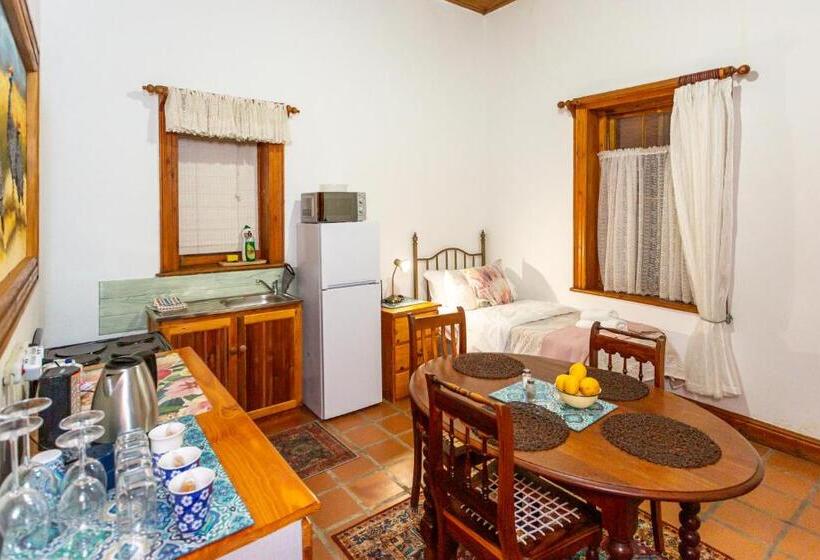 פנסיון Ravenscliff Manor