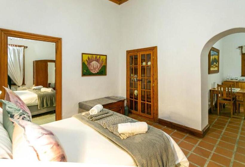 פנסיון Ravenscliff Manor