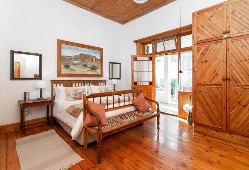 פנסיון Ravenscliff Manor