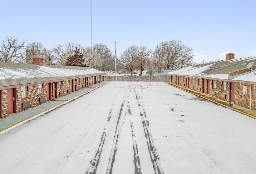 Eleven Boutique Hotel Llc