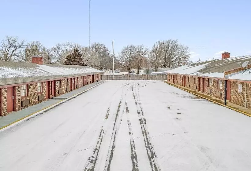 Eleven Boutique Hotel Llc