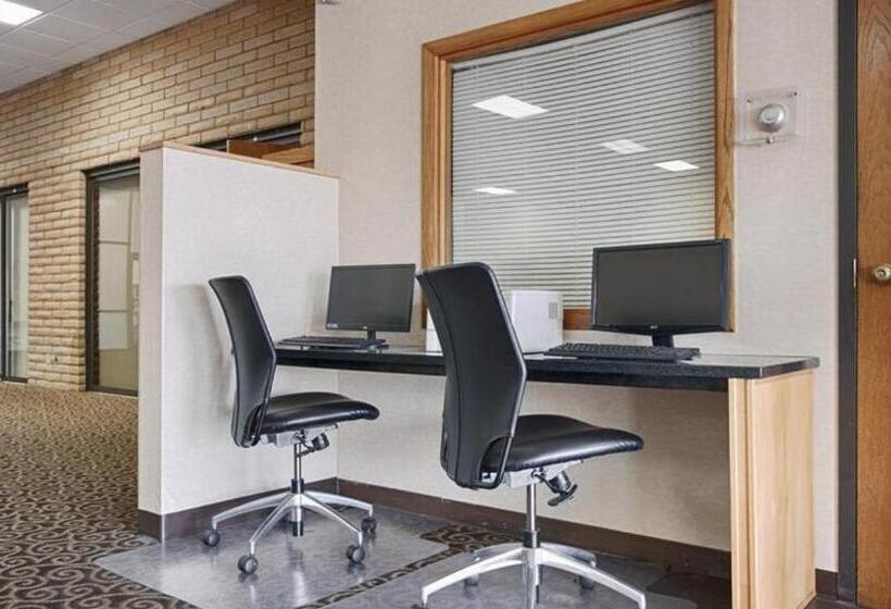 Eleven Boutique Hotel Llc