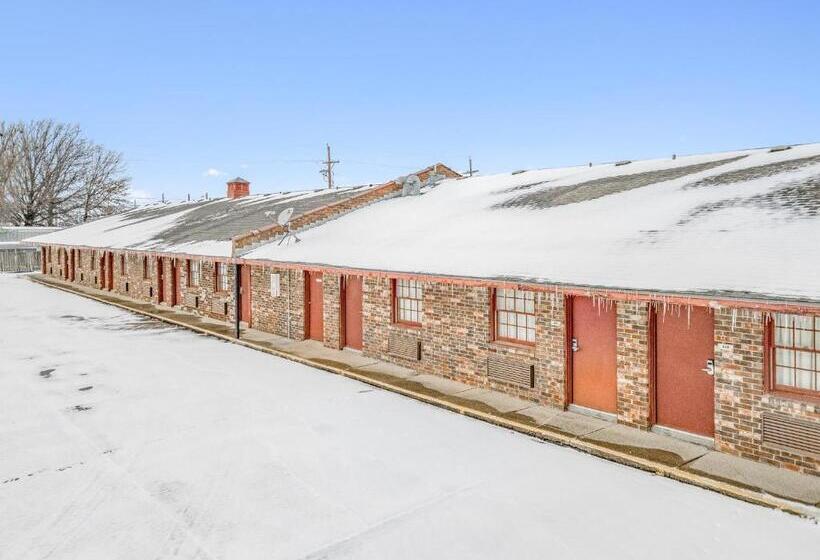 Eleven Boutique Hotel Llc