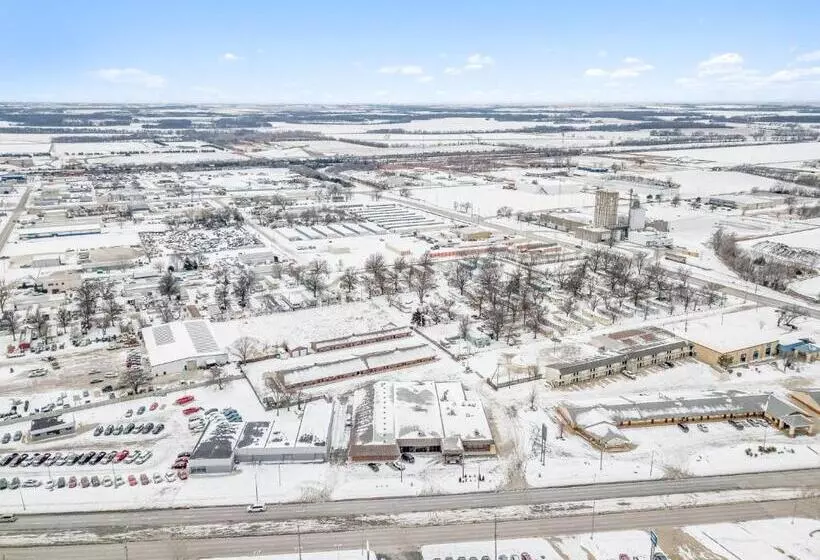 Eleven Boutique Hotel Llc