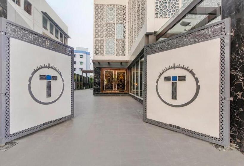 ホテル Treebo Premium Tahoora International