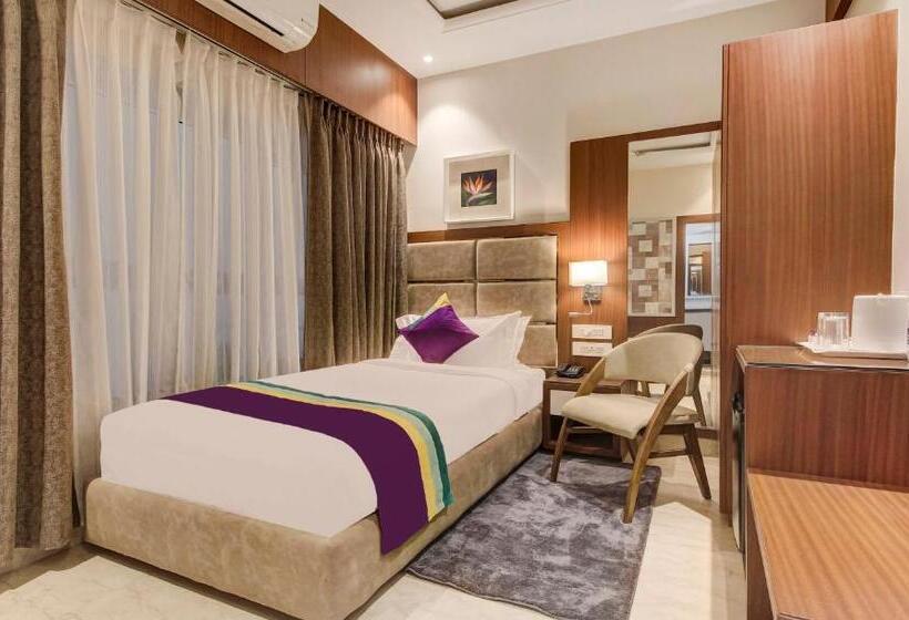 ホテル Treebo Premium Tahoora International