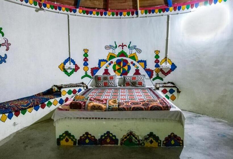 فندق White Land Village Stay