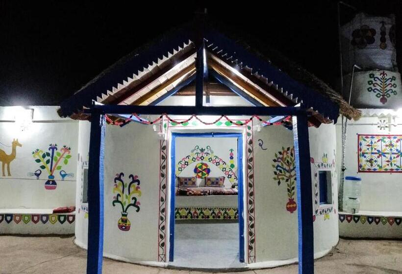 فندق White Land Village Stay