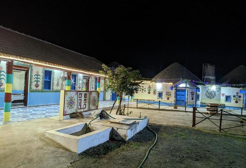 فندق White Land Village Stay