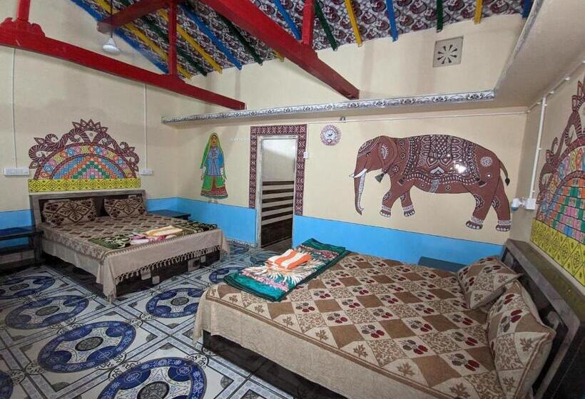 فندق White Land Village Stay