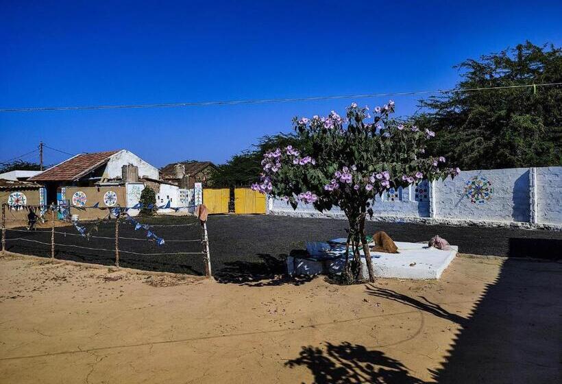 فندق White Land Village Stay