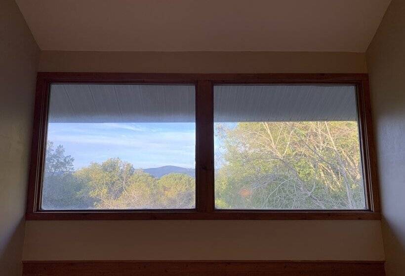 Hotel Woodbridge Inn & Tavern