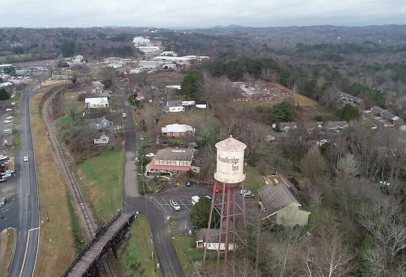 Hotel Woodbridge Inn & Tavern