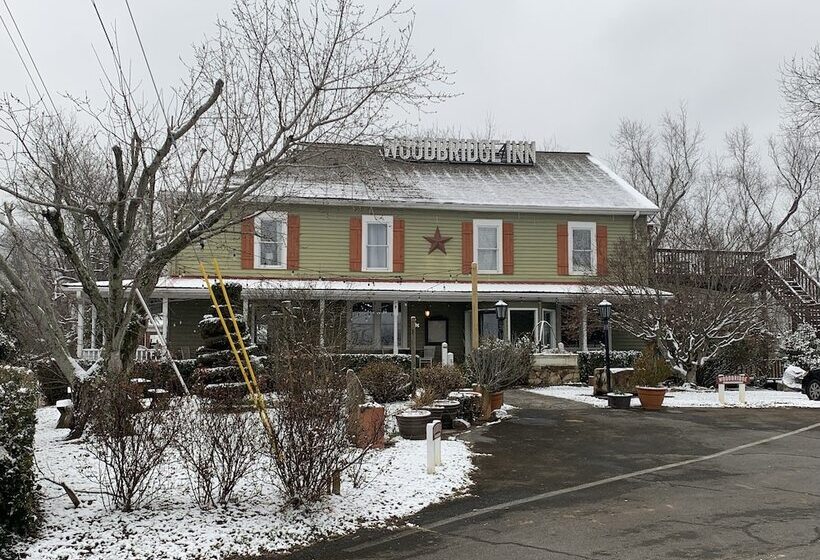 Hotel Woodbridge Inn & Tavern