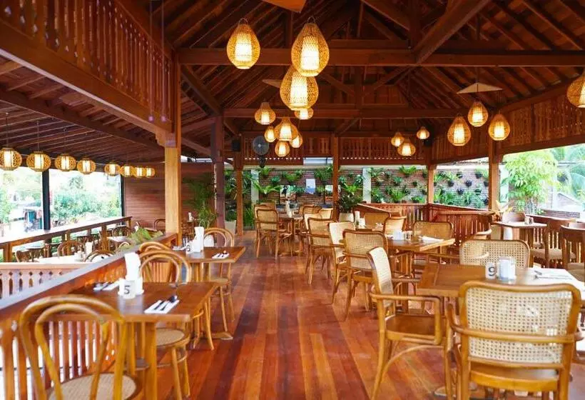 La Villaris Hotel & Resto