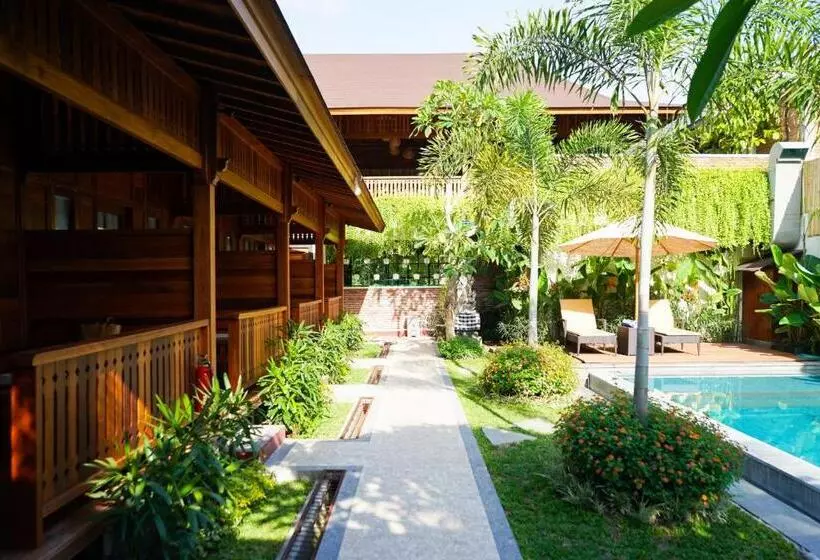 La Villaris Hotel & Resto