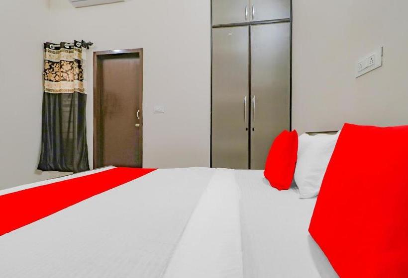 Oyo 77316 Motel Moon Light