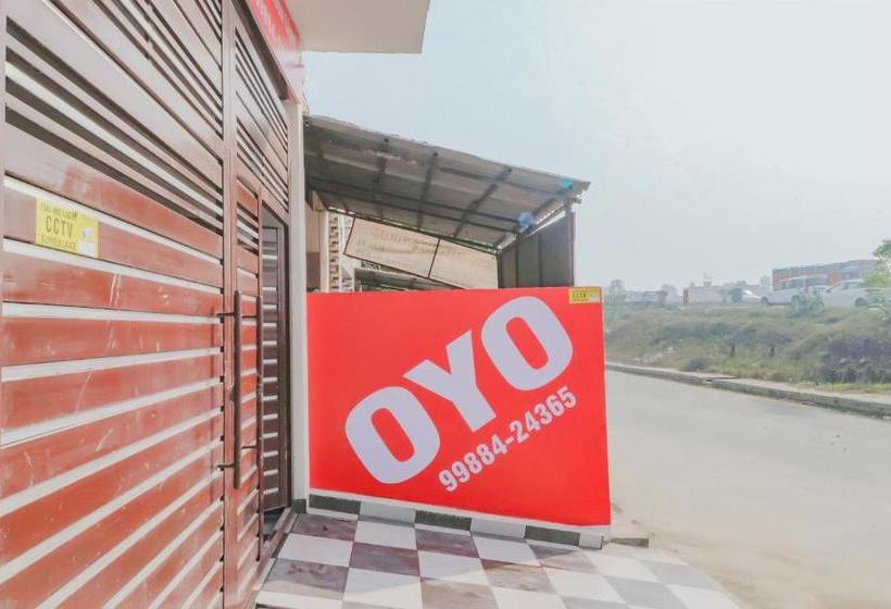 Oyo 77316 Motel Moon Light