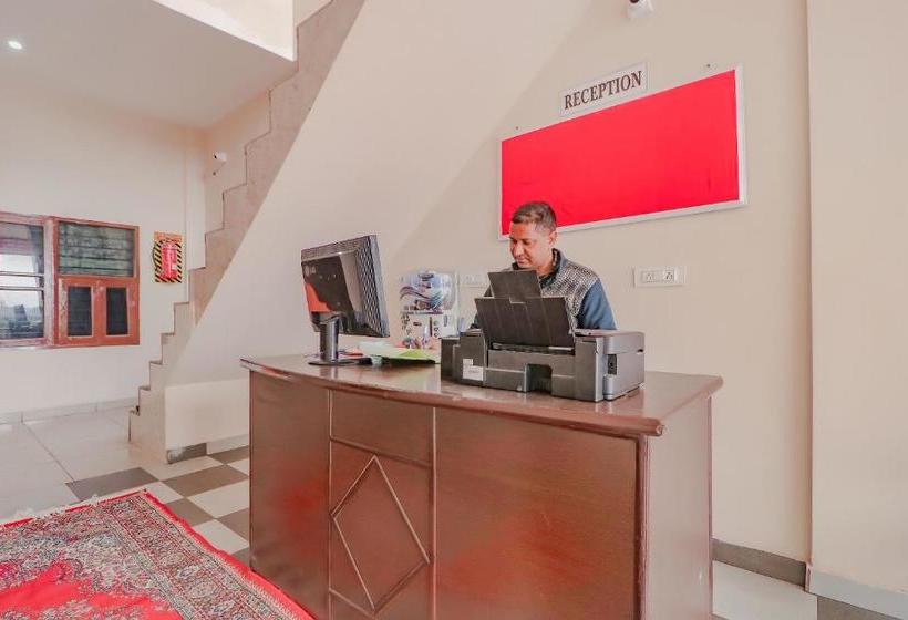 Oyo 77316 Motel Moon Light