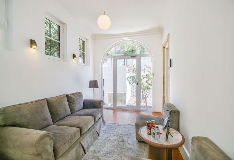 Pensione Alvalade Palace