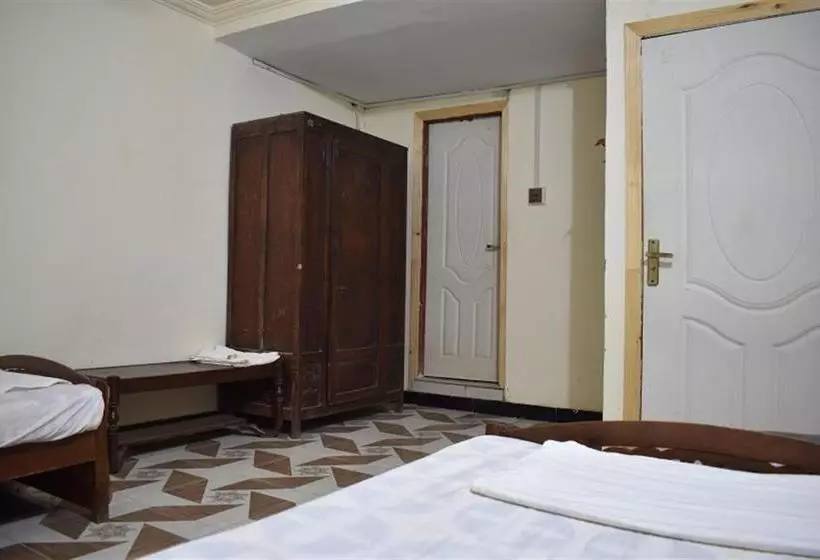 پانسیون Demetro Guest House