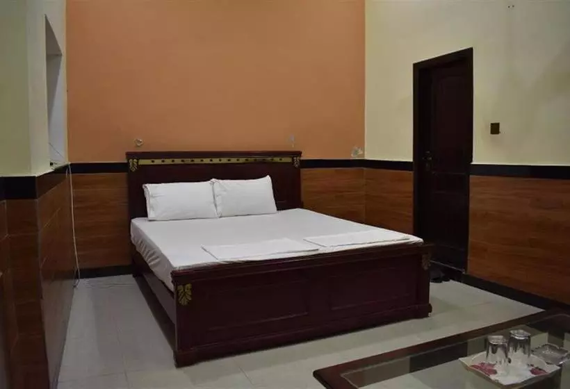 پانسیون Demetro Guest House