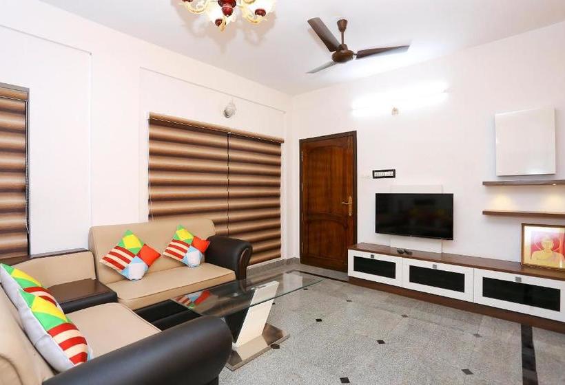 Pensão Oyo 77661 The Apartments 2 Bhk