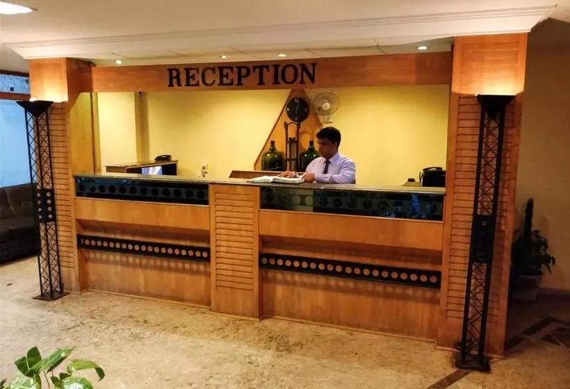 هتل Kavitha Residency