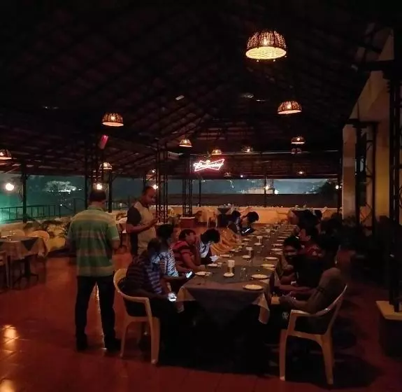 هتل Kavitha Residency