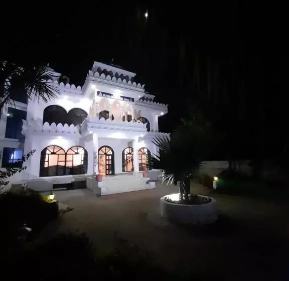 ホテル Khajuraho Inn